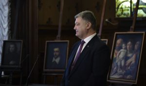 Risultati immagini per Порошенко в Італії передав вкрадені картини музею Верони